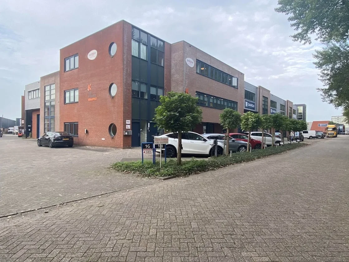 Kantoorpand van WorryFree Administraties in Hardinxveld-Giessendam
